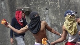 Беспорядки в Венесуэле: толпа требует отставки президента-социалиста