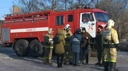 Пожар в школе Владивостока, дети эвакуированы — видео