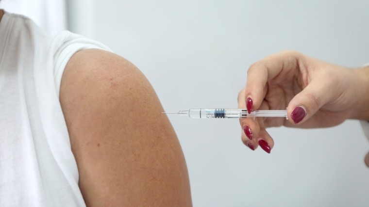 Россия планирует перейти на новую вакцину от гриппа