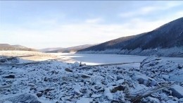 Точно в срок — военные пробили протоку в оползне на реке Бурея