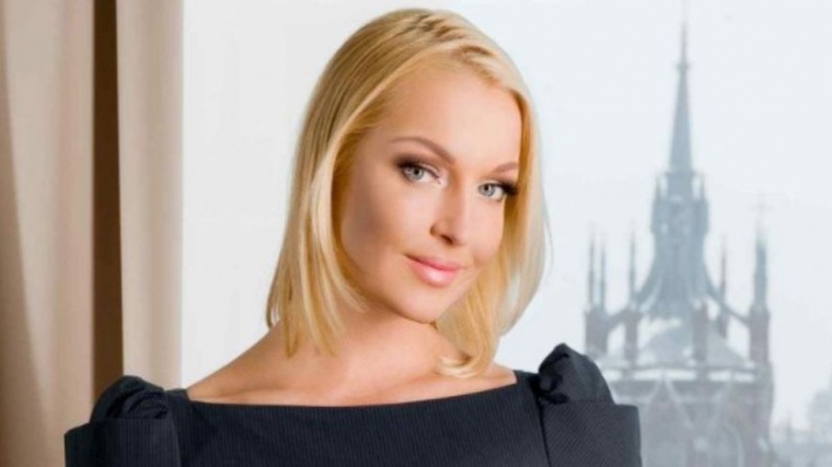 Скандал в прямом эфире: Анастасия Волочкова ответила на оскорбление Юлии Рутберг