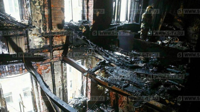 Пожар в доме знаменитостей на Никитском — первые кадры из сгоревшей квартиры