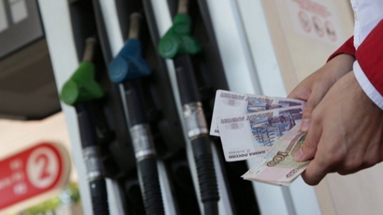 Средняя цена бензина по России увеличилась на 34 копейки в начале февраля — Росстат