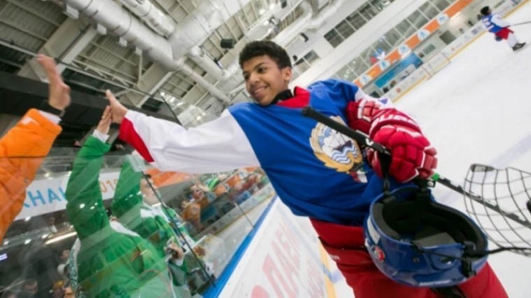 Сахалинцы устроили флешмоб в поддержку юных хоккеистов из Кувейта