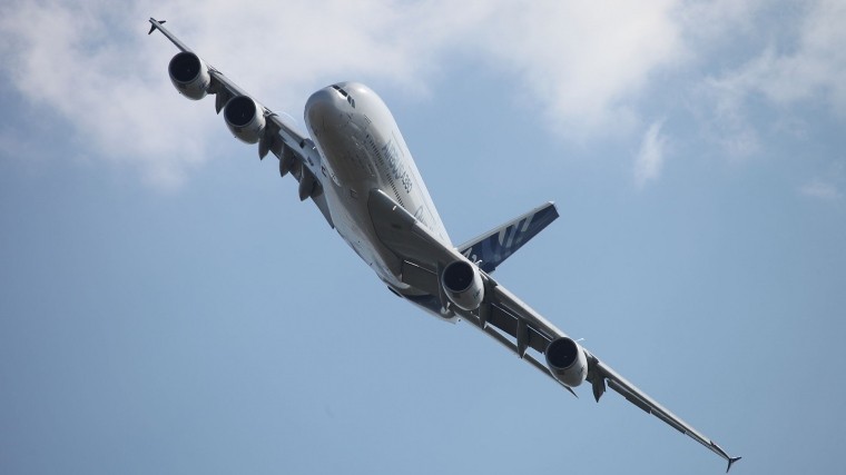 Airbus прекратит выпускать самые большие пассажирские авиалайнеры А380