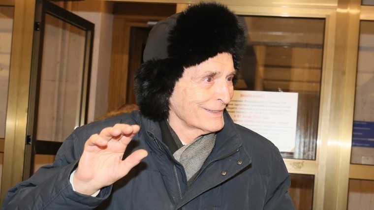 Василий Лановой успел на встречу с ростовчанами, несмотря на инцидент с «Победой»