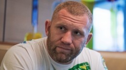 Ниже пояса: бой Харитонова на Bellator 215 прервали из-за болезненного удара в пах