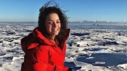 «Самый лучший Антистресс»: Фигуристка Сотникова прокатилась по льду Байкала