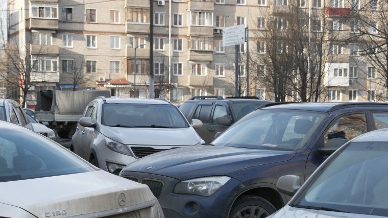 Запрет на покупку автомобилей без наличия гаража ударит по авторынку России