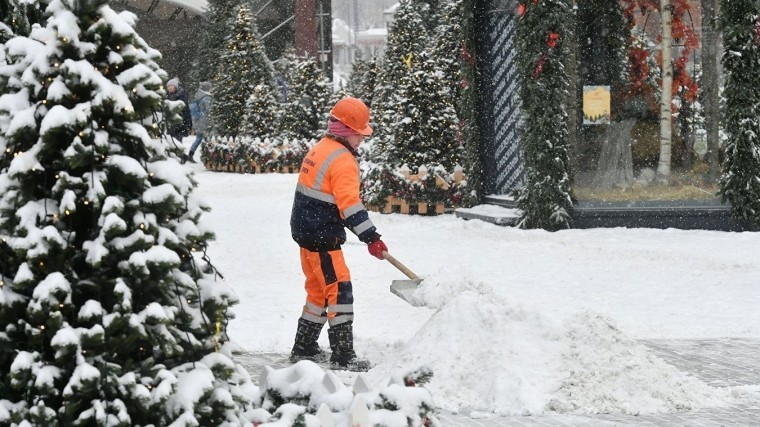Приложение для жалоб на плохую уборку снега и наледи появится в Петербурге