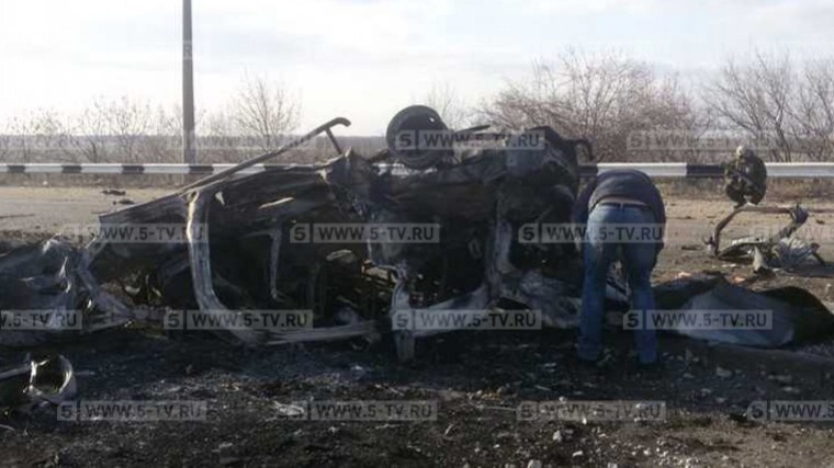 Автомобиль с гражданским населением подорвался в Донбассе