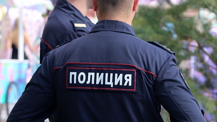 Мужчина с железным прутом напал на директора московской школы
