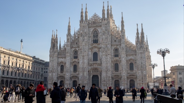Сладкая клубника, парковка, афро-итальянцы — что русскому стоит знать о Милане