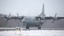 Грузовой Ан-12 экстренно приземлился под Иркутском