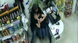 Видео: Освобождение заложницы в читинском супермаркете