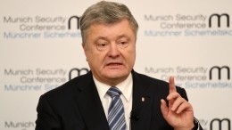 «Демон на бойне» — пользователи сети посвящают стихи «гопнику» Порошенко