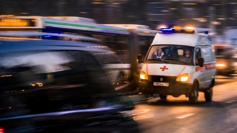 Мужчина погиб после того, как автомобиль протаранил ларек с шаурмой в Новой Москве