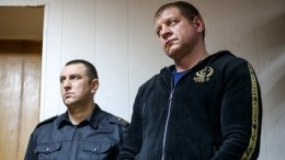 Задержавших Емельяненко полицейских пригрозили уволить