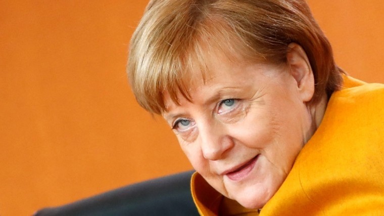 Меркель отказала США в отправке кораблей в Керченский пролив