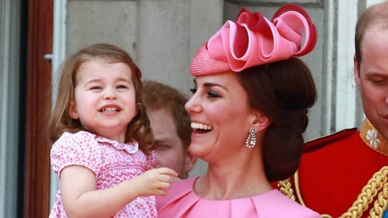 «Это кошмар»: Принц Уильям не дает Кейт Миддлтон делать прически дочери