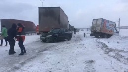 Видео: Массовые аварии с десятками машин произошли под Тюменью и Челябинском