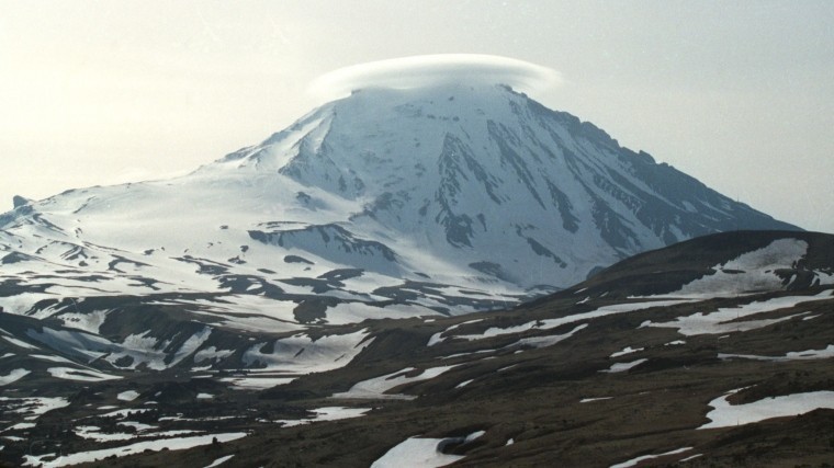 На Камчатке началось мощное извержение вулкана