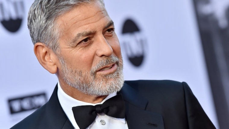 «Я был удивлен»: Джордж Клуни о «танцах на столе» принца Чарльза