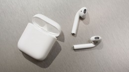 Apple выпустила наушники AirPods нового поколения — видео