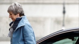 «Конец близок» — британские таблоиды прочат Терезе Мэй скорую отставку