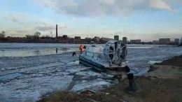 МЧС: провалившийся под лед Невы школьник погиб