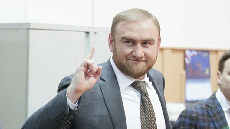 Суд продлил арест сенатора Арашукова
