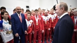 Видео: Путин поручил разработать новую стратегию развития спорта в России