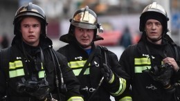 Видео: появились первые пострадавшие в пожаре на Сестрорецкой улице в Петербурге