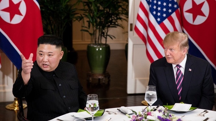 Стало известно, о чем Трамп попросил Ким Чен Ына на саммите в Ханое