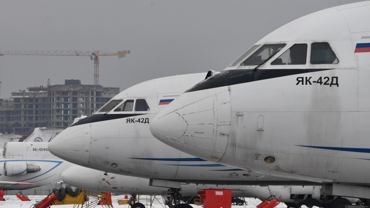Самолет совершил экстренную посадку в Ижевске из-за хлопка в двигателе