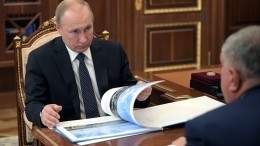 Путин обсудил развитие Северного морского пути с главой «Роснефти» Сечиным