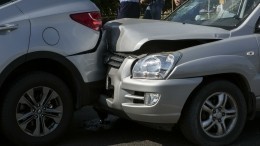 В Мурманске пьяный водитель на дорогой иномарке разбил 15 автомобилей