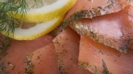 Как приготовить очень вкусную разварную лососину — простой видеорецепт XIX века