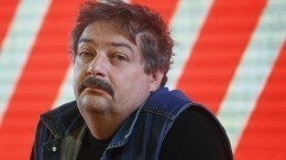 Писатель Дмитрий Быков экстренно госпитализирован в Уфе