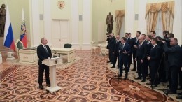 Видео: Владимир Путин встретился с выпускниками программы кадрового резерва