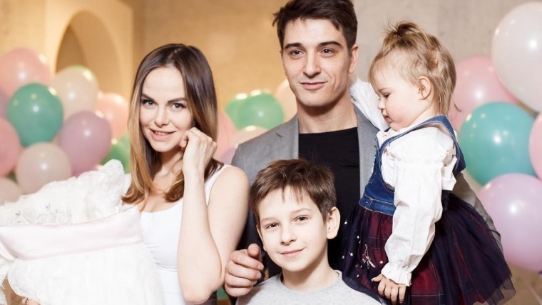 «Мое счастье»: Станислав Бондаренко нежно поздравил жену с годовщиной свадьбы