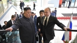 «Сила и душа корейского народа» — Ким Чен Ын преподнес Путину меч