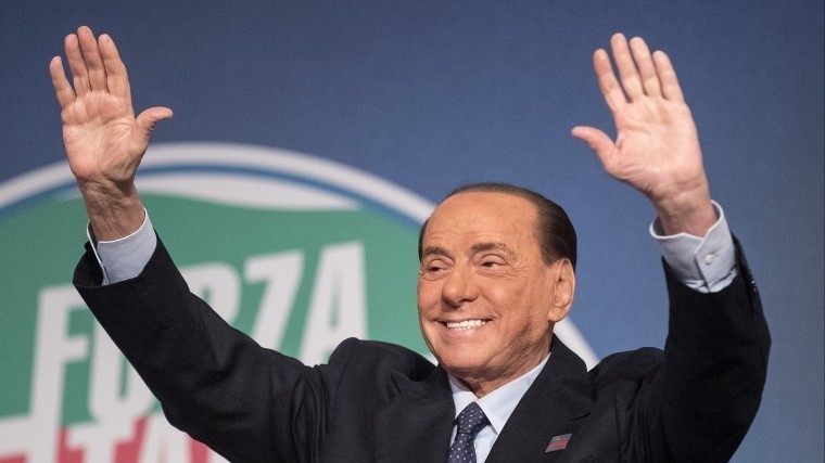 Экс-премьер Италии Сильвио Берлускони перенес операцию