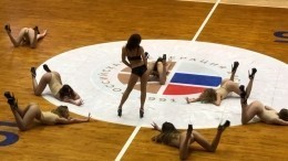 «Стыд умер»: Болельщицы исполнили эротический танец в белье на матче «Спартака»