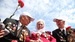 Герои нашего времени: российские волонтеры помогают пожилым людям