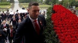 Видео: Российские хоккеисты поклонились мемориалу советским воинам в Словакии