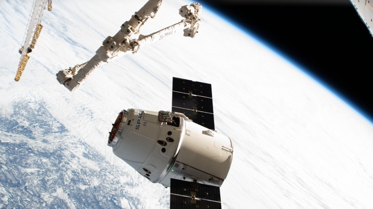 Россия пожаловалась в НАСА на запах спирта на МКС