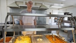 Мэр Казани заставил чиновников месяц обедать в школьных столовых — видео