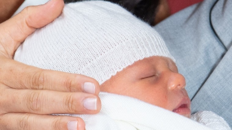 Кейт Миддлтон и принц Уильям познакомились с новорожденным племянником