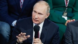 Путин рассказал, как носил соседку на пятый этаж из-за поломки лифта